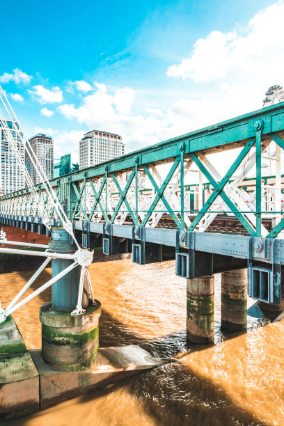 伦敦泰晤士河上的亨格福德桥图片下载