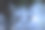绿色的戏剧背景，光线和蓝色的烟雾。图片下载