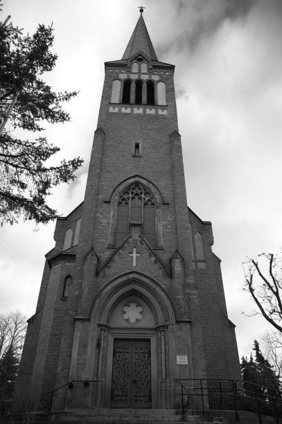 教堂的正面视图图片下载