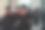 一群快乐的研究生在大学走廊里走来走去，谈天说地图片下载