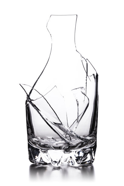 破碎的玻璃图片下载