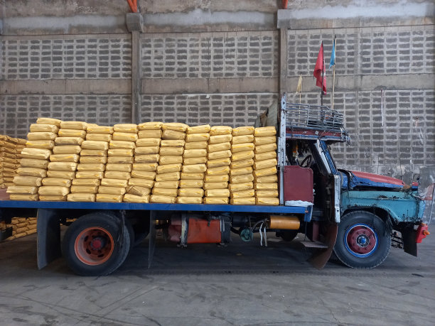 十轮卡车。图片下载