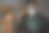 成年白人男子在办公室使用数码平板电脑，目光移开图片下载