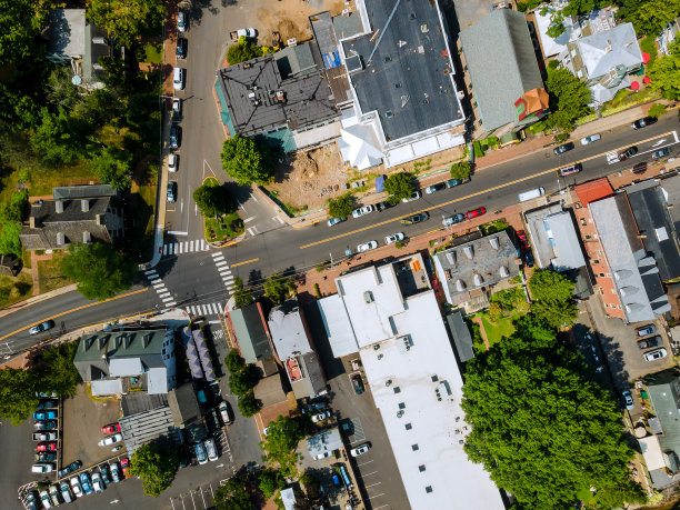 鸟瞰单户住宅，这是一个历史悠久的小镇，位于宾夕法尼亚州的新希望图片下载