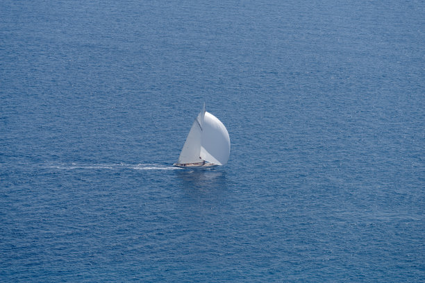 帆船在海上图片下载