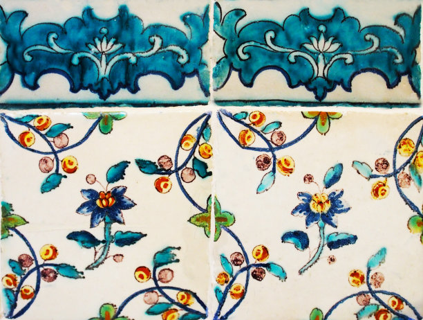 老房子立面传统瓷砖的细节。装饰瓷砖。瓦伦西亚传统瓷砖。花卉装饰。图片下载