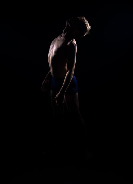 年轻的男人图片下载