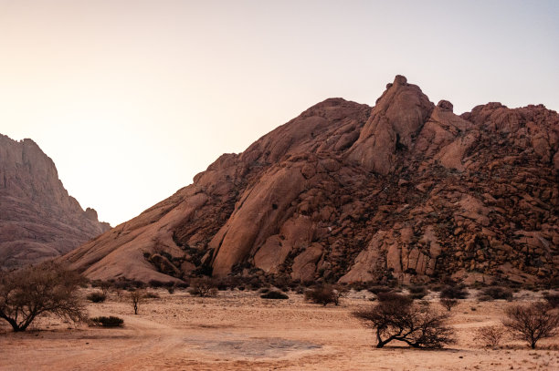 日落时分的斯皮茨科佩地区图片下载