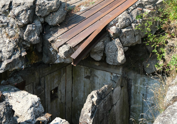 Oder-Warthe-Bogen前线德国地堡PzW 780的遗迹图片下载