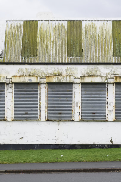 办公室的百叶窗因营业关闭而关闭图片下载