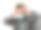 生病的年轻人戴着医用口罩，头偏头疼。帅哥觉得疼或者头疼。疲惫的年轻人试图集中精力按摩他的头部。卫生保健的概念。Covid 19概念图片下载