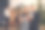 美丽的夫妇。一群人在室内举行新年聚会图片下载