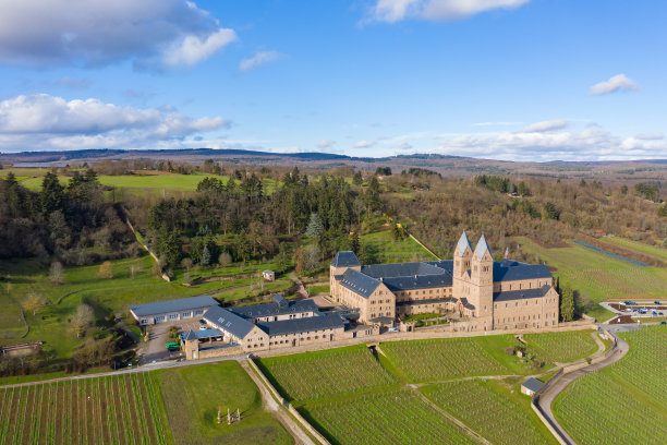 德国莱茵高的圣希尔德加德修道院图片下载