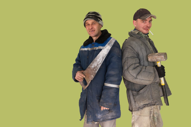 两个不熟练的建筑工人图片下载