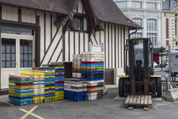 板条箱和托盘车图片下载