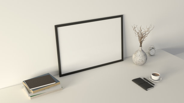 水平黑色图片海报框架模拟。白色的桌子上有咖啡、书、花瓶和笔记本。白墙的背景。图片下载