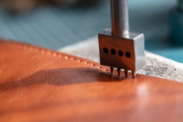 皮革上钉痕图片下载