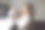 一个小女孩在家帮忙做早餐。家庭、隔离、家庭教育理念。图片下载