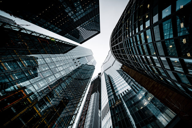 俯瞰伦敦市中心金融区的天际线图片下载