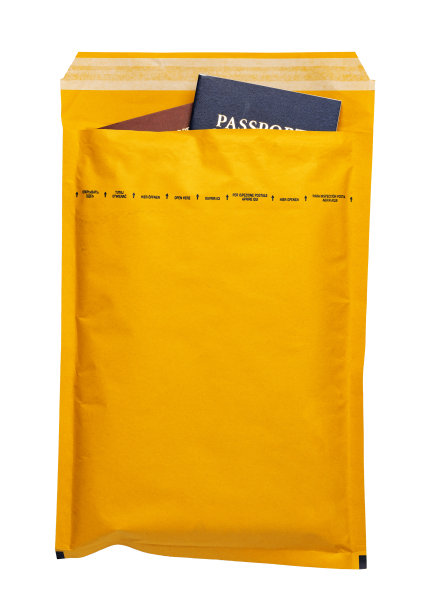 棕色信封正面和背面孤立在白色背景上。信顶视图。图片下载