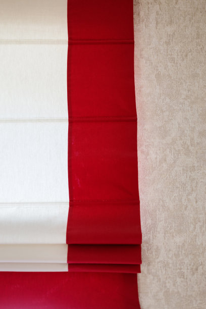 美丽的红色的窗帘图片下载