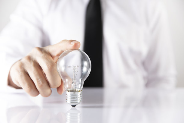 新概念与灯泡图片下载