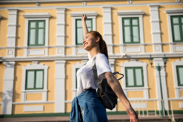 亚洲女性背包客图片下载