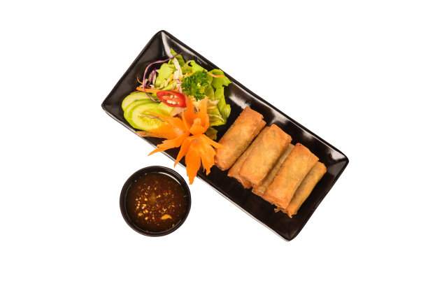 越南传统的春卷，孤立在白色的背景上。图片下载
