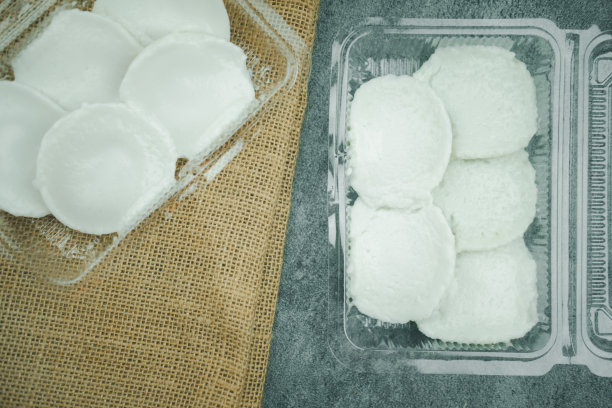 泰国椰奶蛋糊是一种泰国甜点，由米粉、椰奶和糖制成。图片下载