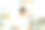 快乐的40岁女员工在美容院网购图片下载