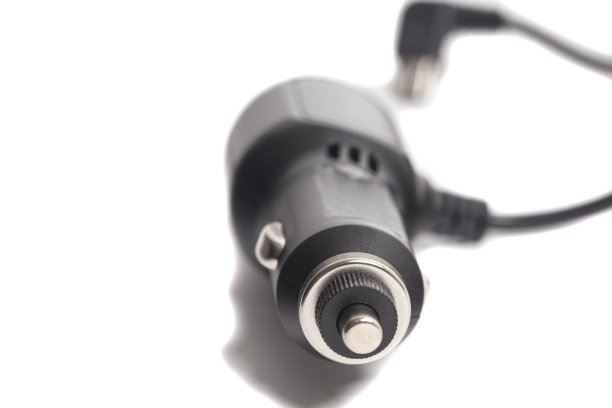 汽车充电器隔离在白色背景上图片下载