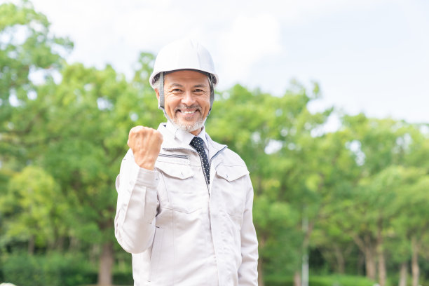 资深亚洲商人，建筑工人图片下载