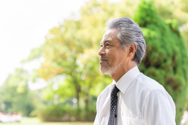 资深亚洲商人图片下载