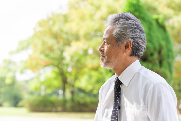 资深亚洲商人图片下载