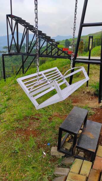 白色秋千-库存照片图片下载