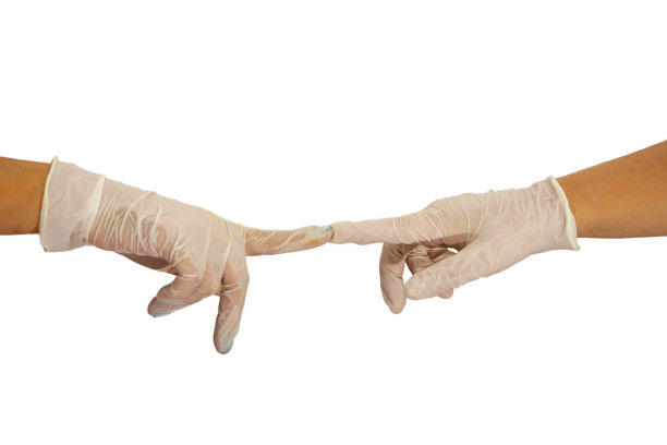 两个不认识的人戴着手套通过触摸食指来打招呼图片下载