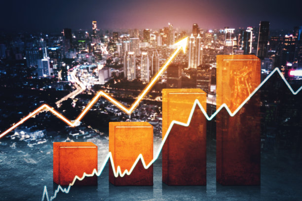 成长图和向上箭头与夜城图片下载