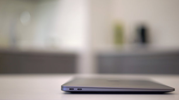 关闭笔记本电脑。完成电脑工作图片下载