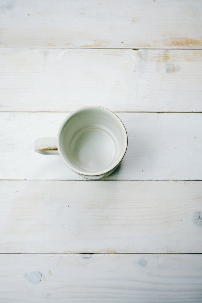 白板上的杯子图片下载