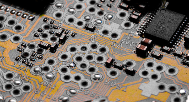 PC电路板上的印刷线路的宏观特写图片下载