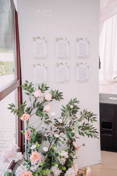 供许多人度假用的帐篷。图片下载