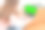 模拟空白绿色屏幕上的笔记本电脑。背面的肖像的母亲在产假与一个婴儿蹒跚学步有视频电话会议的笔记本电脑在家里的距离。图片下载