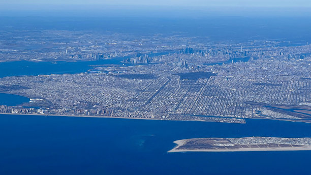 到达肯尼迪机场后纽约市的景色图片下载