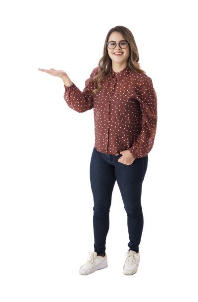 快乐的女人把一只手举到一边图片下载