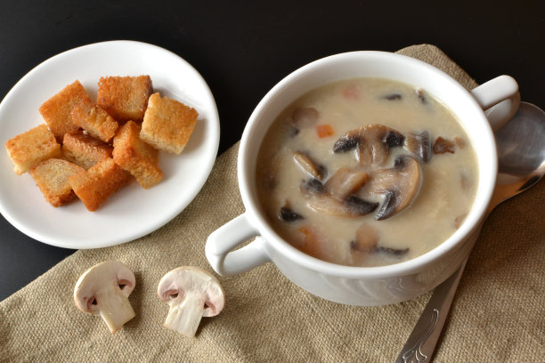 蘑菇汤图片下载