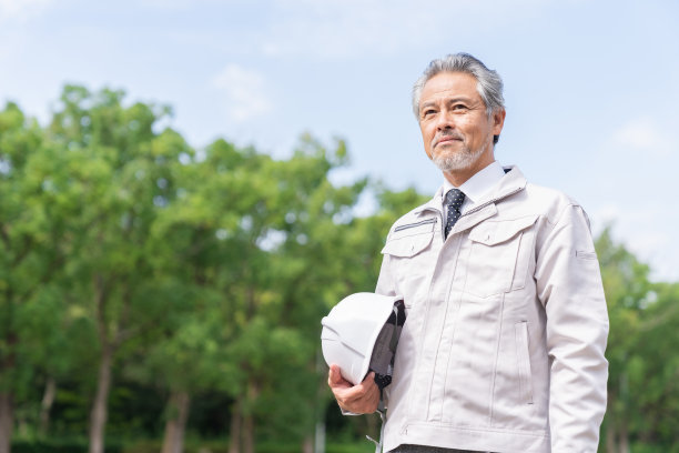资深亚洲商人，建筑工人图片下载