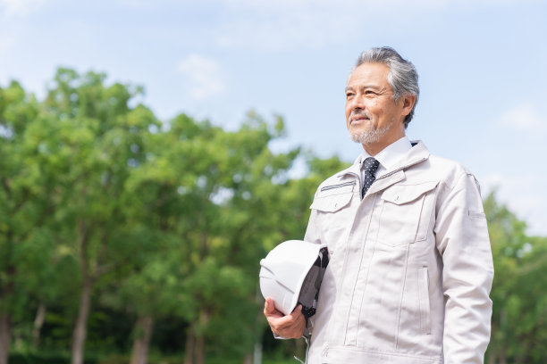 资深亚洲商人，建筑工人图片下载