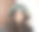 戴着冬季帽子和穿着外套的年轻女子肖像图片下载