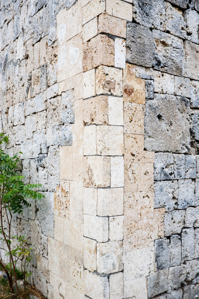 菲律宾宿务岛奥斯洛布的Cuartel Baluarte遗址图片下载