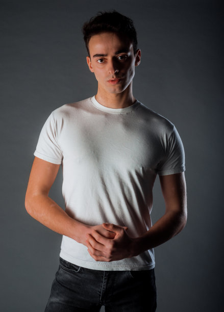 时尚的有吸引力的男人图片下载